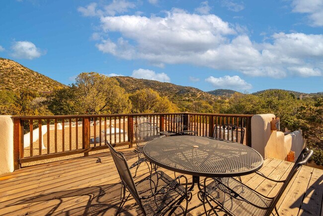 Building Photo - 1015 Foothills Trail