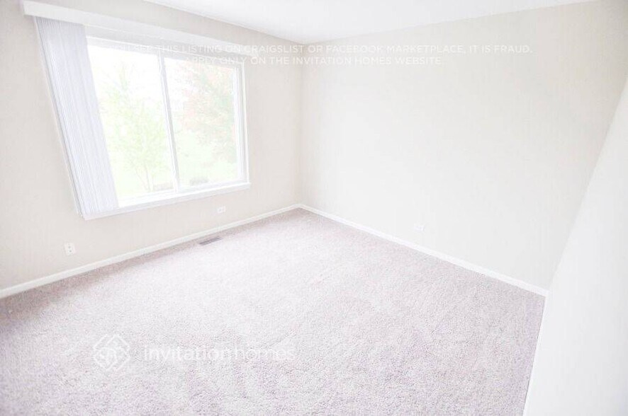 Building Photo - 25420 W Latham Ct