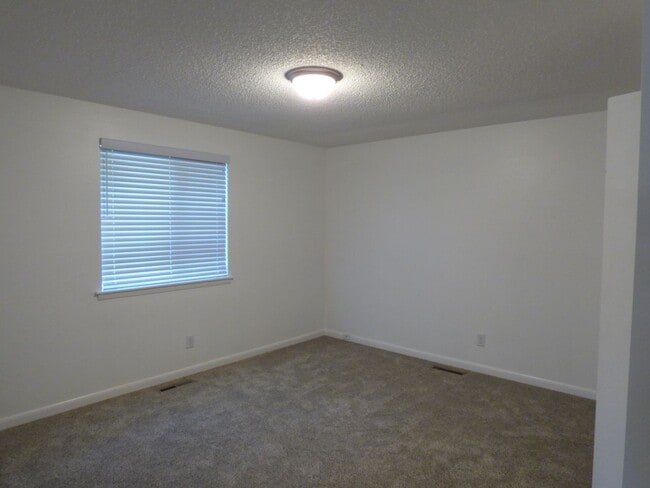 Building Photo - 920 Kelly Pl