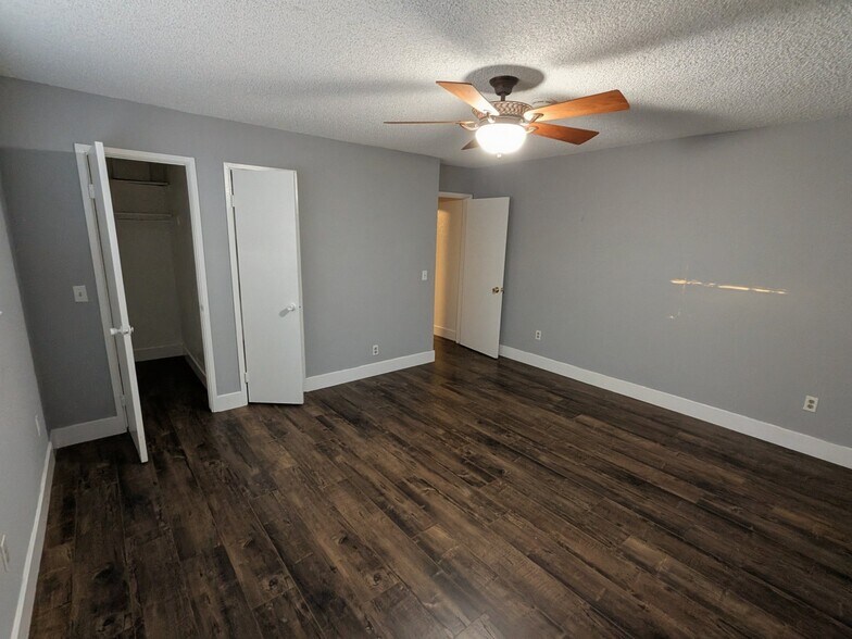 Building Photo - 4905 Raley Blvd