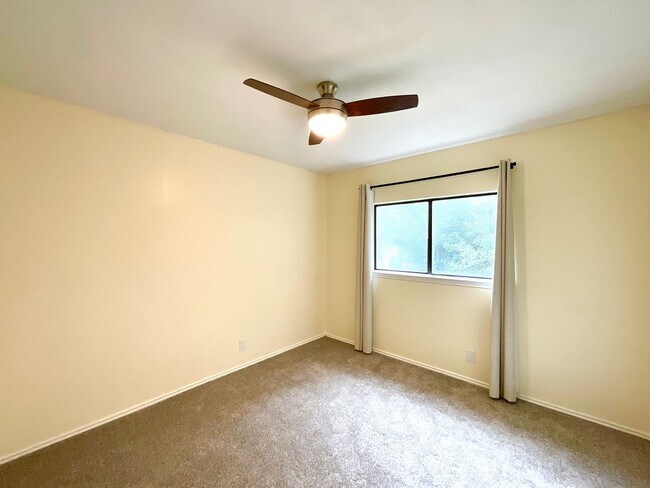Building Photo - 2-Story 3 Bedroom / 2.5 Bath Home Near Lackland AFB!