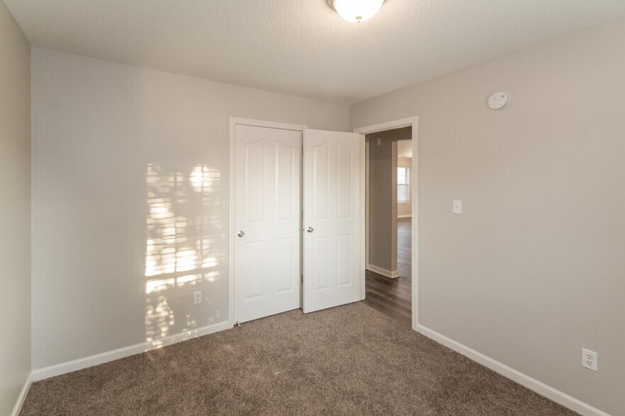 Building Photo - 7338 Lee Ann Dr