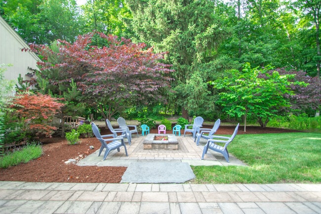 Building Photo - 22 Allen St