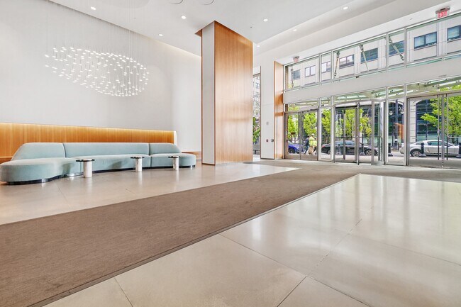 Building Photo - 77 HUDSON St