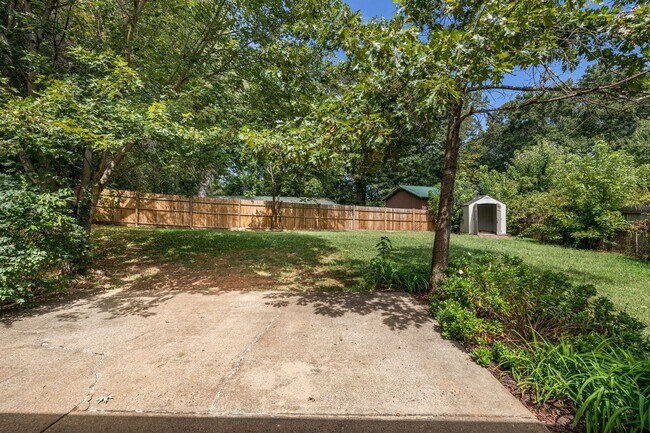 Building Photo - Lovely, Remodeled 3-Bedroom Home in West Asheville with Fenced-In Yard (6 or 12 Month Lease Options)
