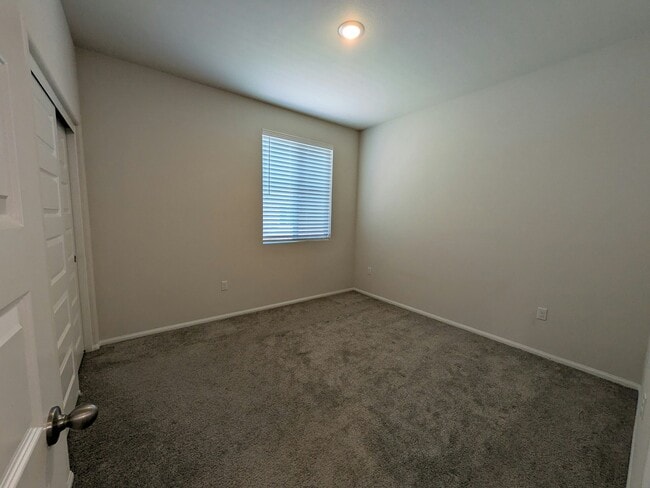 Building Photo - 2035 Bergamot St