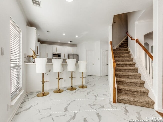 Building Photo - 8514 Espanola Dr