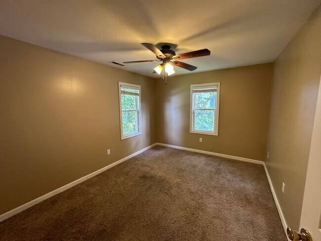 Building Photo - 6-8 Wright Avenue