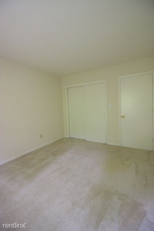 Building Photo - 5907 Noblestown Rd