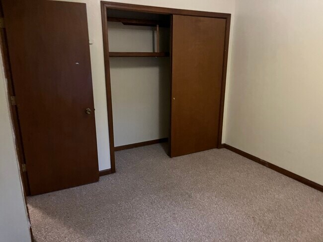 Building Photo - 1829 Manor Haus Ct