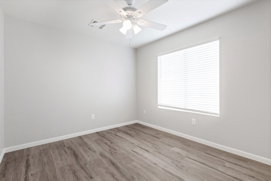 3rd Bedroom - 664 E Mariposa Pl