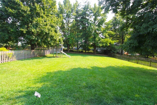 Building Photo - 912 Oakwood Farms Ln