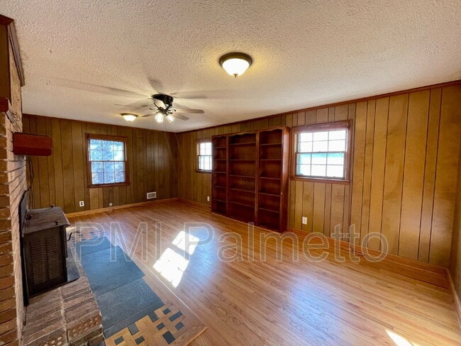 Building Photo - 136 Lacaya Rd