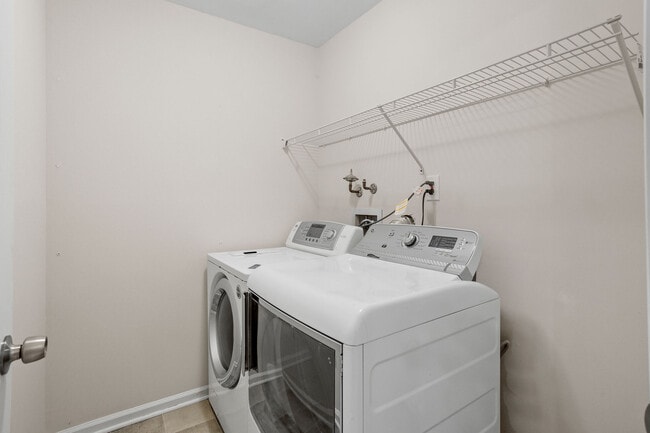 Building Photo - 101 Stoneham Dr