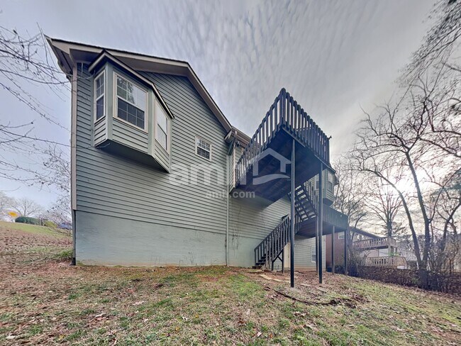 Building Photo - 1017 Queensbury Run