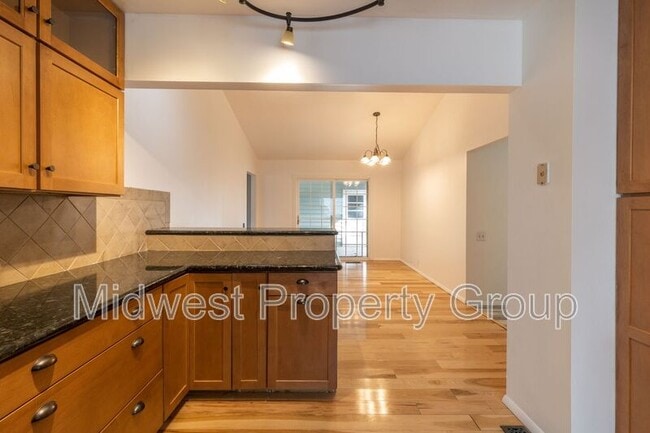 Building Photo - 3110 N Waterford Dr