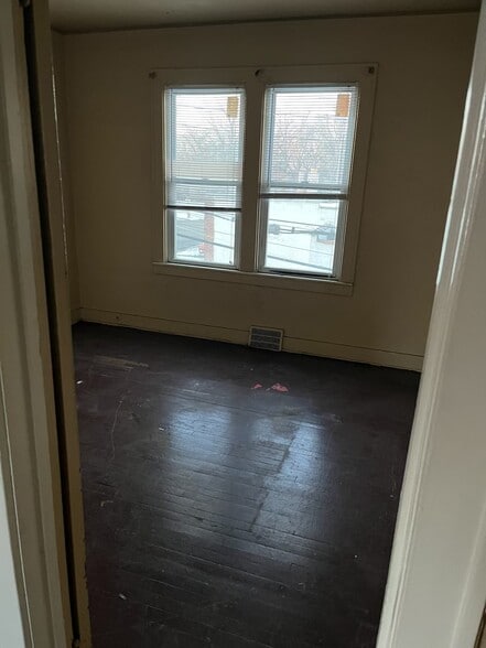 Building Photo - 15114 Holmur St