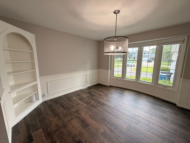 Building Photo - Forest Hill Schools - executive home