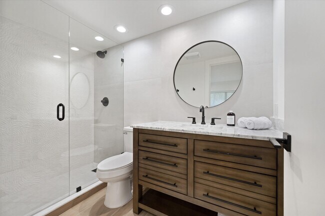 Building Photo - 2810 Polo Island Dr
