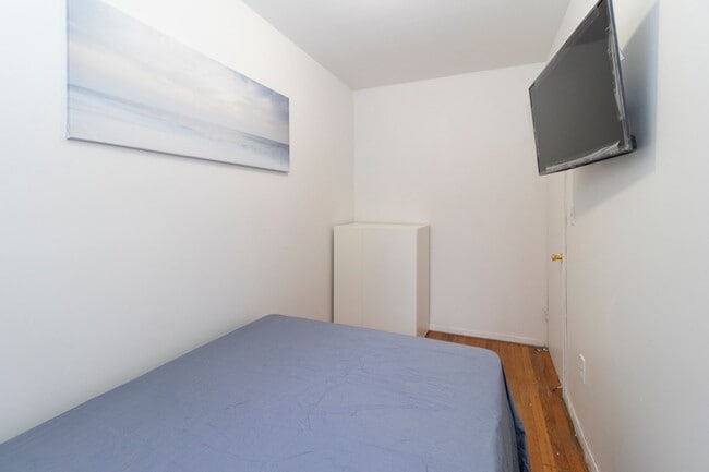 Building Photo - 1666 3rd Ave