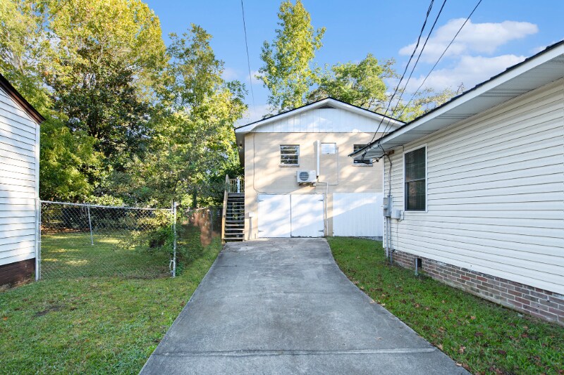 Building Photo - 4006 Niagara St