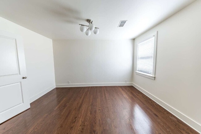 Building Photo - **LEASED**   Renovated Condo on Fatherland, Minutes to 5 Points!