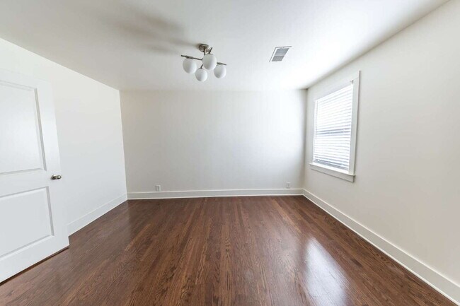 Building Photo - Renovated Condo on Fatherland, Minutes to ...