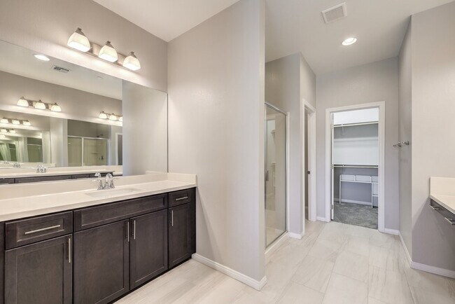 Building Photo - 1028 Via Corto St