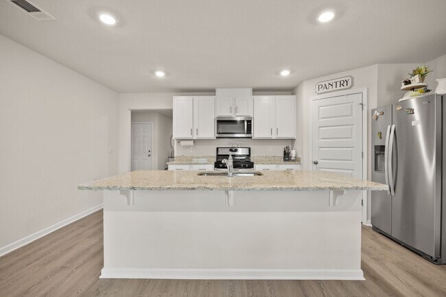 Building Photo - 4/2 Stunning Brick Home with community pool in Crestview