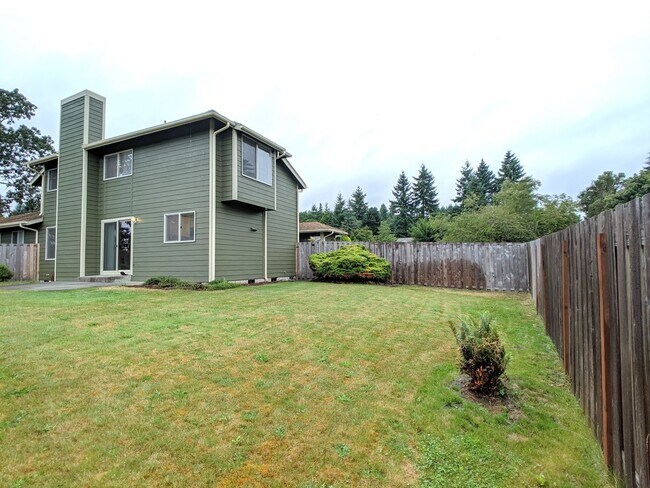 Building Photo - 7222 63rd St Ct W