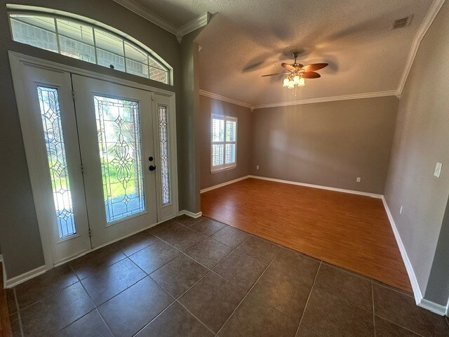 Building Photo - Spacious 4 Bedroom Home With Upstairs Private Suite And 2 Car Garage