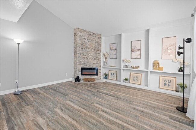 Building Photo - 10327 Gladewood Dr