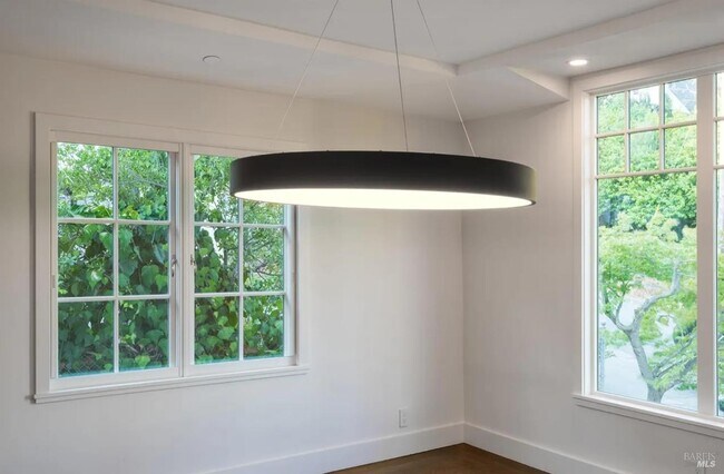 Building Photo - 1309 Nye St