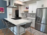 Building Photo - 544 8th St