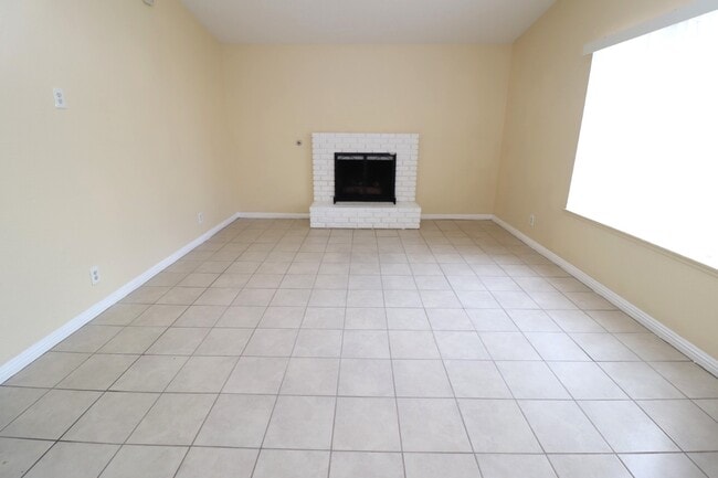 Building Photo - 6845 Zamora Dr