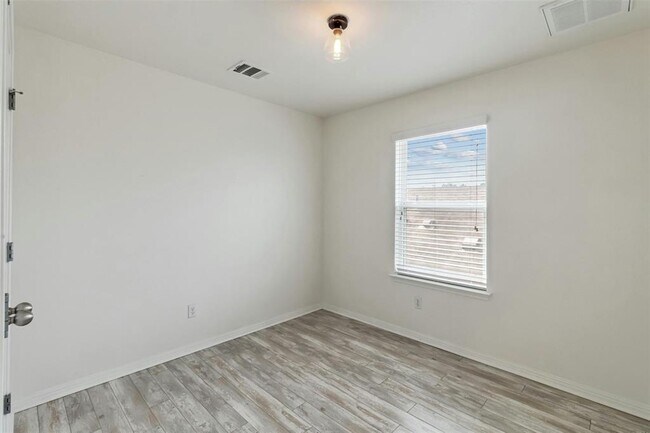 Building Photo - 137 Preston Trail