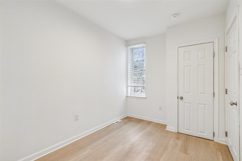 Building Photo - 2509 N Sartain St