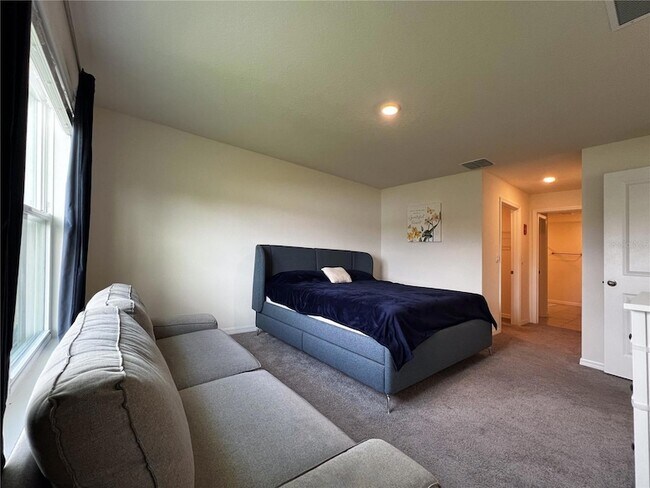 Building Photo - 10634 Chippewa Dr