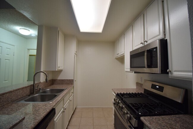 Interior Photo - 11594