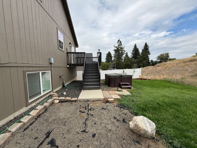 Building Photo - New Listing! Beautiful 4 Bed / 3 Bath Home...