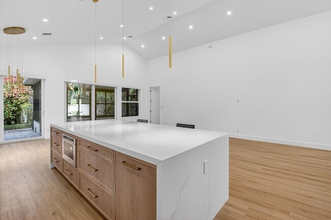 Building Photo - 5537 NW 21st Way