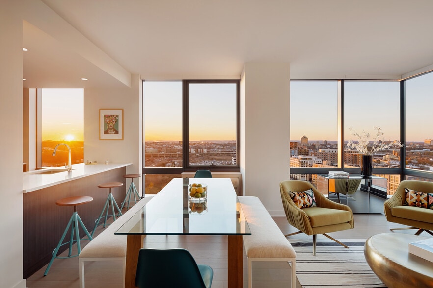 Vantage Collection 133 Park View Ave Jersey City NJ 07302