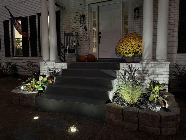 Building Photo - 3561 Duberry Ct NE