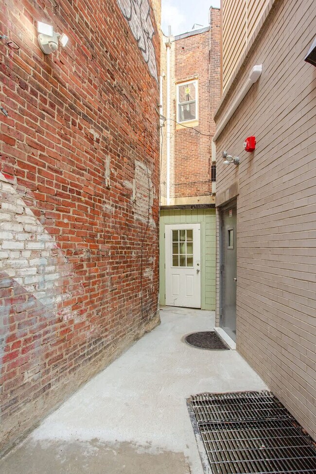 Building Photo - 1384 Ridge Ave