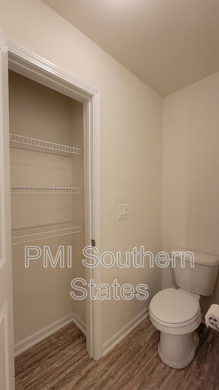 Building Photo - 31 Moorlyn Ln