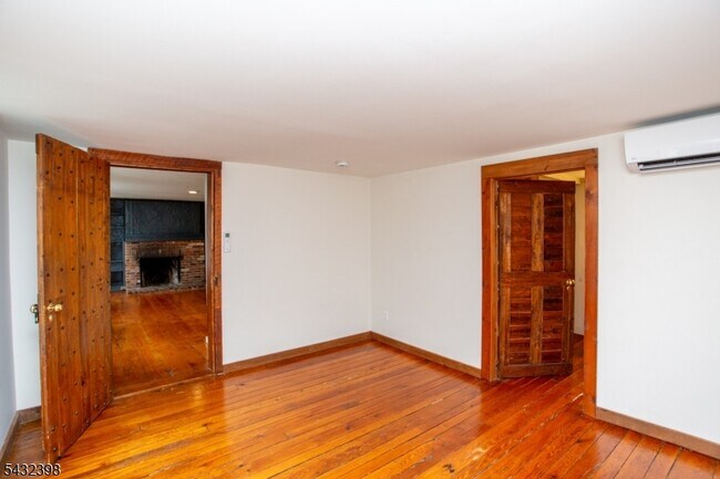 Building Photo - 54 Coryell St