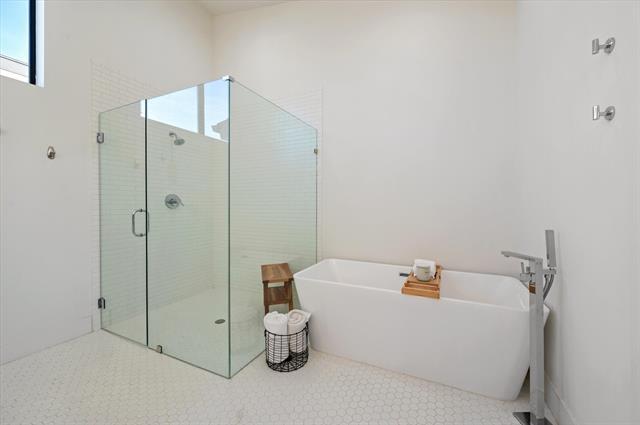 Building Photo - 1848 Euclid Ave