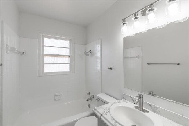 Building Photo - 2333 Eagle Dr