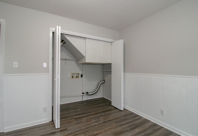 Building Photo - 812 Golf View Pl