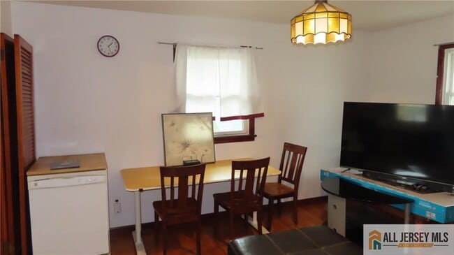 Building Photo - 649 Inman Ave